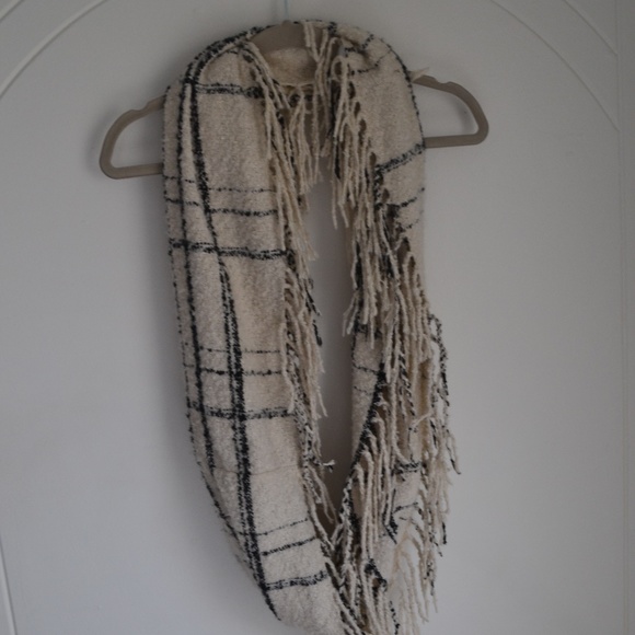 Shaggy Infinity Scarf - Picture 2 of 2